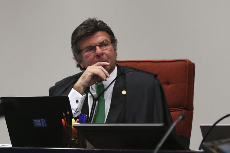 Fux diz que STF vai salvaguardar democracia a ‘qualquer que seja o preço político’