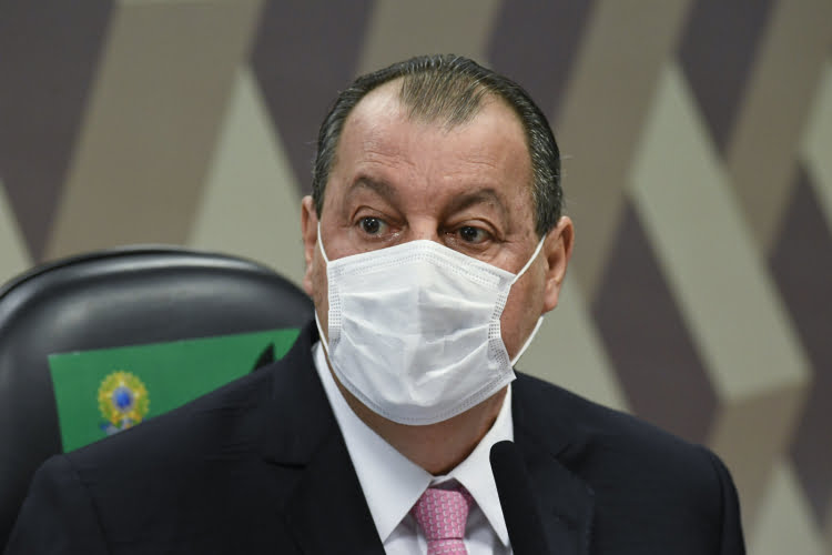 ‘O senhor pode não ter prevaricado, mas alguém prevaricou’, diz Aziz a Rosário