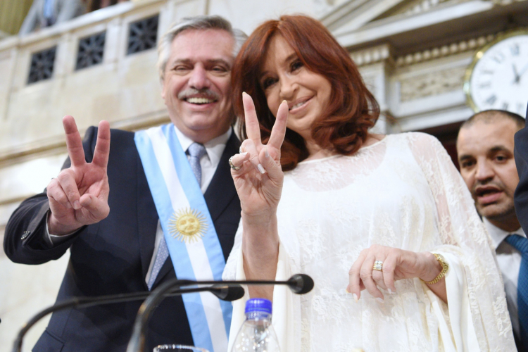  Fiasco governista nas urnas enfraquece esquerda e escancara crise política na Argentina; entenda
