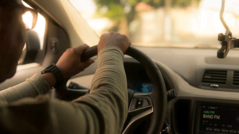  Trânsito seguro: a importância dos carros blindados na proteção de documentos sensíveis